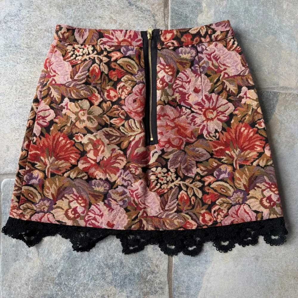 Topshop Tapestry Floral Lace Mini Skirt‎ US 2 Cruel Intentions Gossip Girl Fall